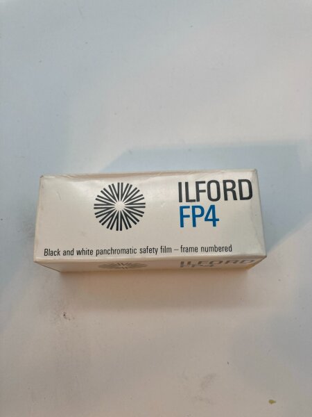 Ilford FP4 120, Panchromatischer Schwarzweißfilm, OVP, Ablauf November 1974