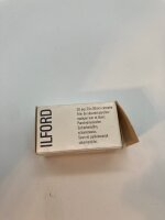 Ilford HP4 135-36, schwarz-weiß,  ASA 400-650, DIN 27-29, Ablaufdatum Juni 1969