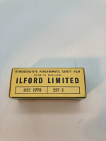 Ilford Limited HP3 Schwarzweißfilm, ASA 400, DIN 27, OVP,  Ablaufdatum 12/1970